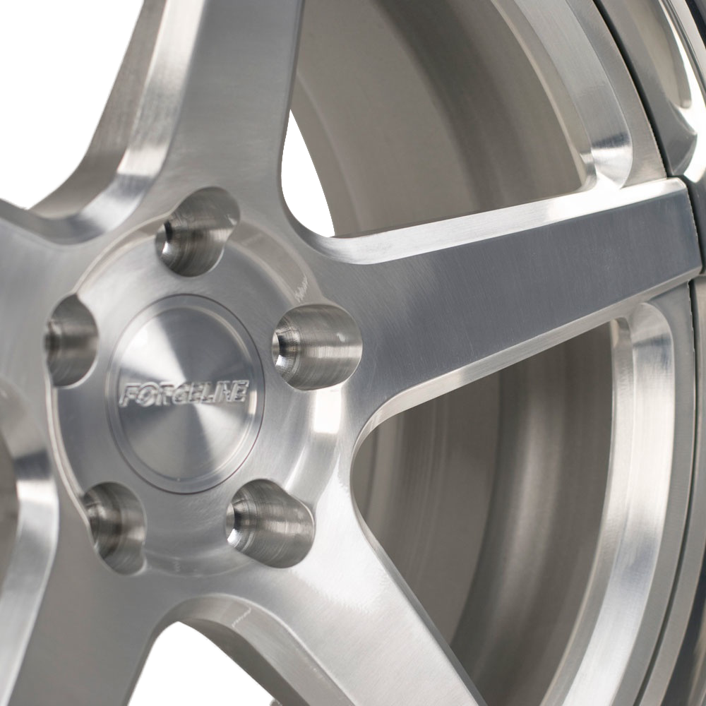 Forgeline CF3C Wheel - Brushed w/ Polished Lip (closeup view)