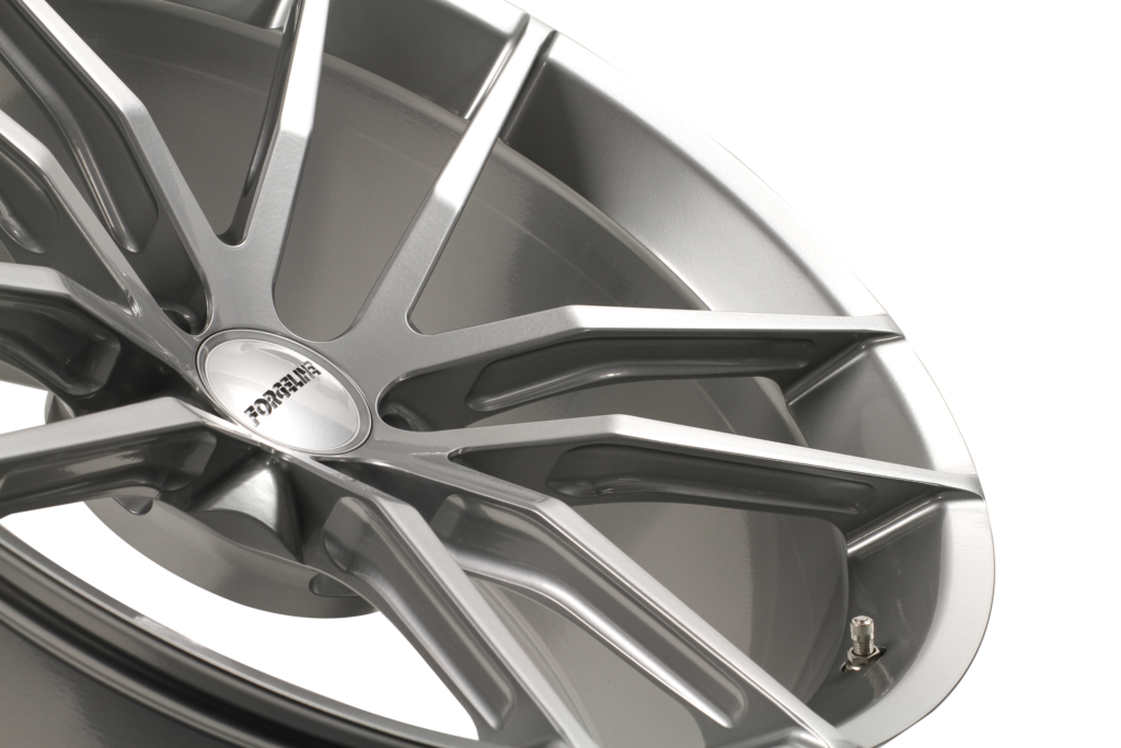 Corvette Forgeline AR1 Wheel - Brushed Aluminum (close up)